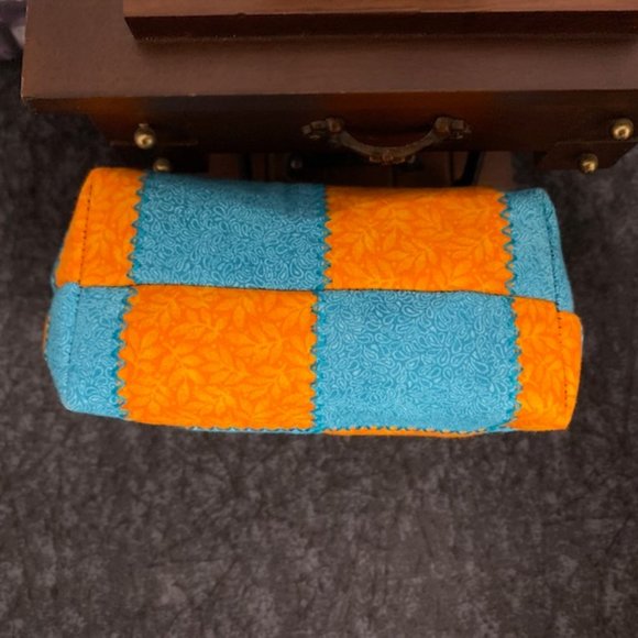 Handmade Quilted Cosmetic Bag - Picture 5 of 9